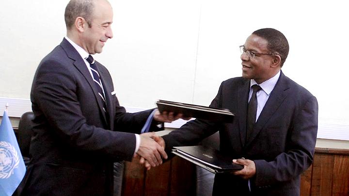 Miguel Serpa Soares, United Nations Under-Secretary-General for Legal Affairs, and Bernard K.Membe, Tanzania Minister of Foreign Affairs and International Cooperation