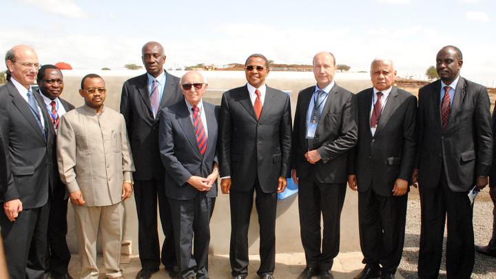 From left to right: Mr. Stephen Mathias, UN ASG for Legal Affairs, Mr. Daud Felix Ntibenda, Regional Commissioner for Arusha, Mr. Mahadhi Juma Maalim, Deputy Minister for Foreign Affairs and International Co-operation of Tanzania, MICT & ICTR Prosecutor Jallow, MICT & ICTY President Meron, H.E. Jakaya Mrisho Kikwete, President of the United Republic of Tanzania, MICT & ICTY Registrar Hocking, Justice Mohamed Chande Othman, Chief Justice of Tanzania, Mr. Richard Sezibera, Secretary General of the EAC.