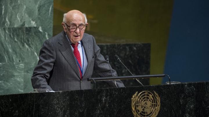 Predsednik Theodor Meron (UN Photo/Kim Haughton)