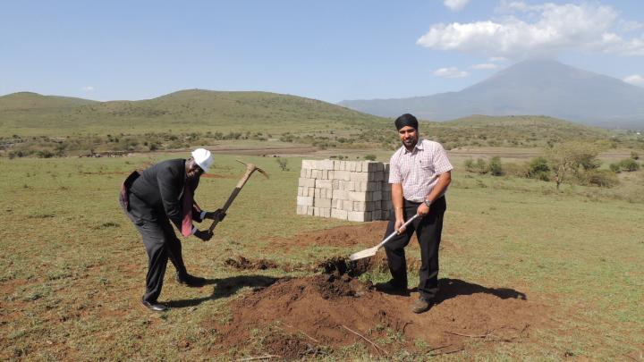 Sam Akorimo, Officer in Charge of the MICT Registry in Arusha and Kamalpal Singh, Jandu’s Director at the site of the future Arusha premises