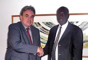 Hassan B. Jallow, Procureur du MTPI, et Willem Post, directeur des affaires internationales, ville de La Haye.
