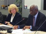 Plaidoyer du Procureur Jallow en faveur d’un traité multilatéral relatif à l’entraide judiciaire en matière de crimes internationaux au Ministère néerlandais des affaires étrangères